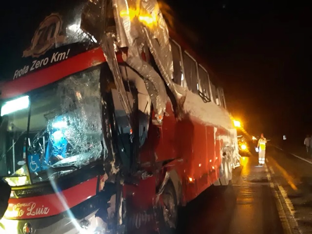 Nova Mutum Passageiro morre em grave acidente envolvendo ônibus lotado