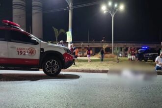 MT: Mulher morre após ser atropelada por torcedores que comemoravam título; Trocaram o motorista, e atropelaram a vítima novamente