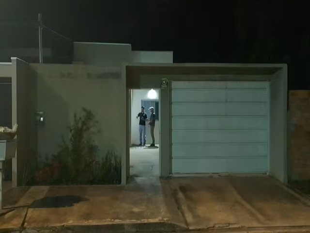 MT: Pai e filha, de 2 anos, são mortos a tiros dentro de casa; A mãe também baleada tentou socorrer a bebê