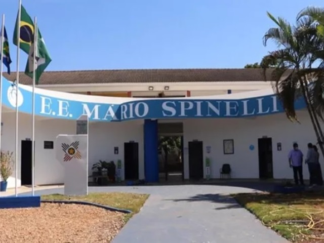 Sorriso: Bandidos invadem Escola Mário Spinelli, reviram tudo, furtam objetos e picham “TUDO NOSSO” na parede