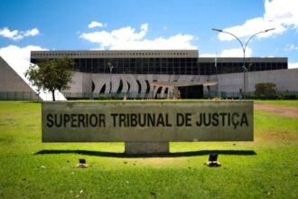 Homem, que teve filha com menina de 13 anos, não cometeu crime, decide STJ