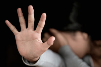 MT: Considerado da “família”, pedreiro ganha confiança de patrões e estupra duas filhas menores