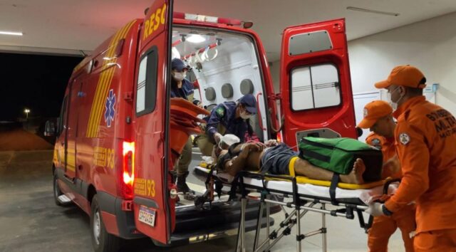Sorriso: Irmãos brigam e um dá facãozadas no outro; vítima foi socorrida pelos bombeiros em estado grave
