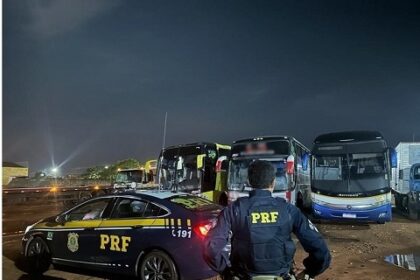 Ônibus, que caiu em rio no Maranhão, foi fiscalizado e multado pela PRF, em Sorriso, por mau estado de conservação e transporte clandestino de passageiros