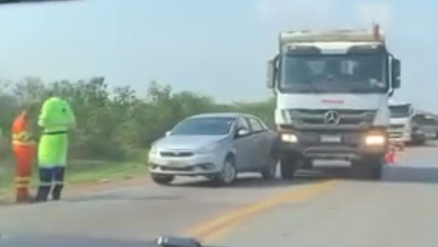 Sorriso: Carro e caminhão se envolvem em acidente na BR-163