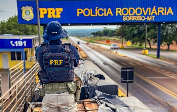 Sorriso: PRF apreende duas carretas com madeira irregular durante fiscalizações na BR-163