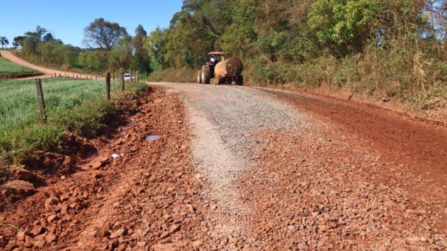 Boa Esperança do Norte: Cascalhamento e manutenção da MT-404 avançam e garantem mais segurança aos usuários