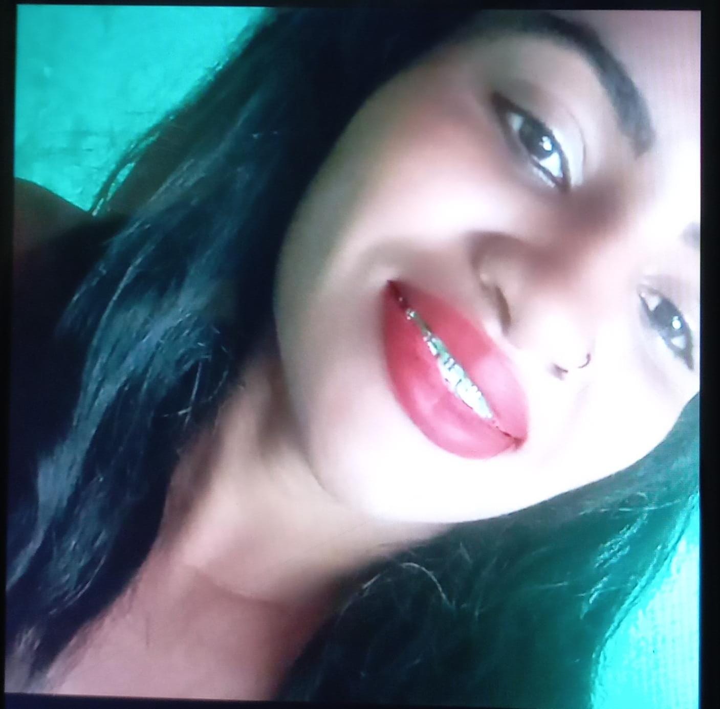 Sorriso: Mulher, que morreu após pular de carreta dirigida pelo marido e ser atropelada, é velada e sepultada