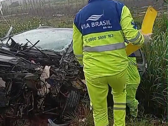 MT: Grave acidente na BR-163 sentido Itaúba, deixa casal de idosos presos às ferragens