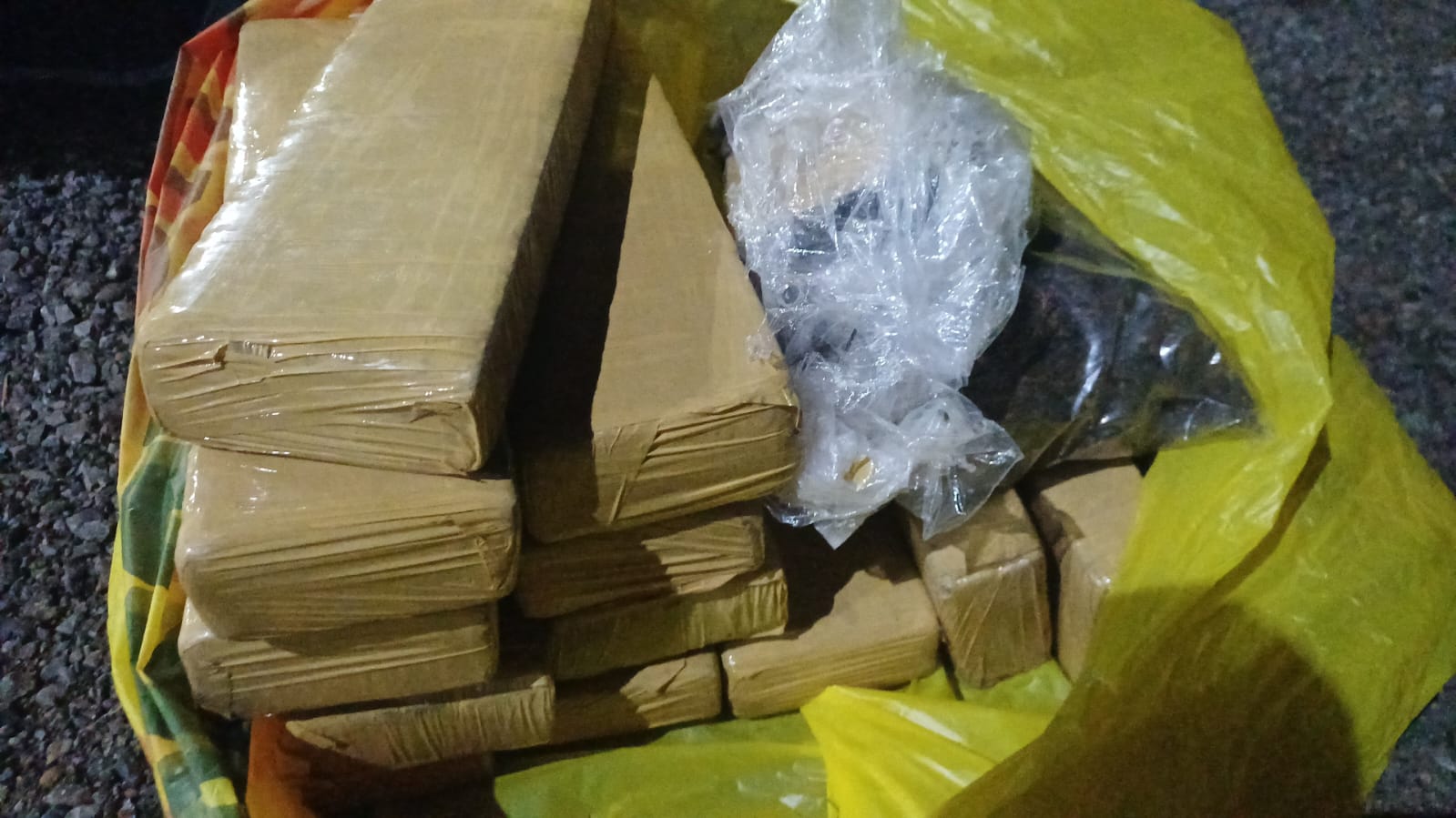 Sorriso: PRF apreende 15 quilos de drogas e prende duas pessoas após Polo fazer manobra brusca na frente dos policiais