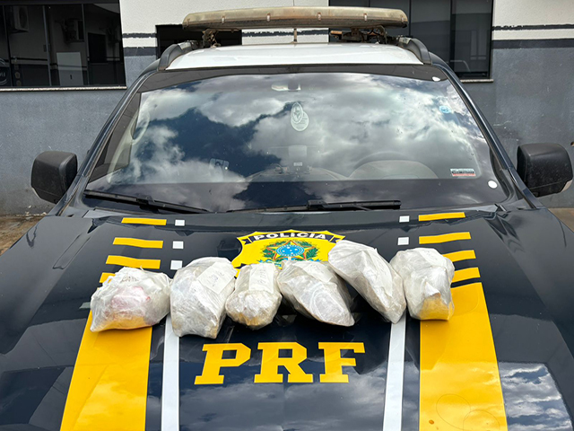 Sorriso: PRF prende mulher com mais de 5 kg de pasta base de cocaína em ônibus
