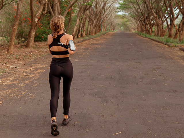 Sorriso: Mulher, que faz caminhada todos os dias, denuncia ex-amigo do marido: “ela está procurando macho”