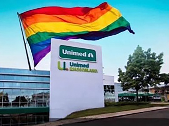Justiça obriga Unimed a autorizar exame de próstata a mulher trans