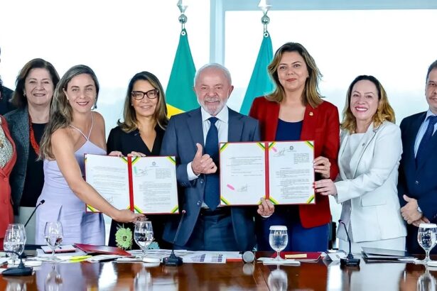 Lula sanciona lei que prevê uso de tornozeleira eletrônica em agressores de mulheres